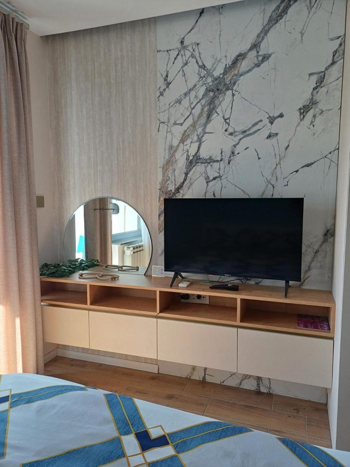 Apartment Centrum - Free private parking Novi Sad Buitenkant foto