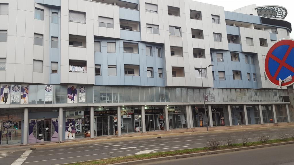 Apartment Centrum - Free private parking Novi Sad Buitenkant foto